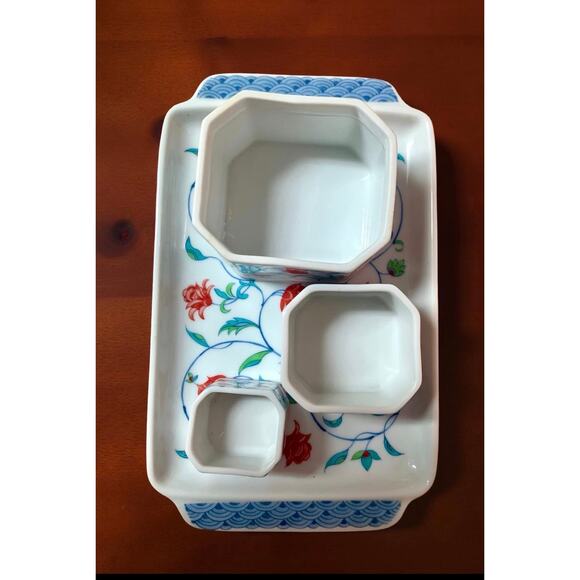 Ashibi Japan Porcelain Box Set with Tray –Red & Blue Floral, 3 Lidded Containers - Picture 4 of 6